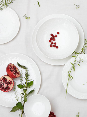 Wild Strawberry White Dinnerware Collection