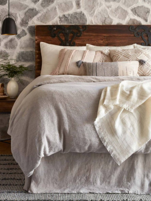 Loloi Magnolia Home Alissa Throw - Ivory/beige