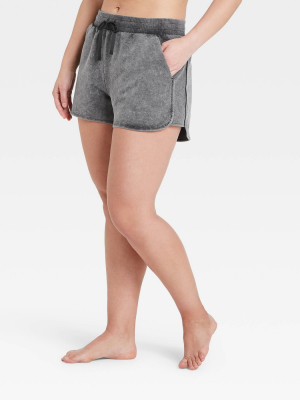 Women's Mid-rise Fleece Shorts 3.5" - All In Motion™