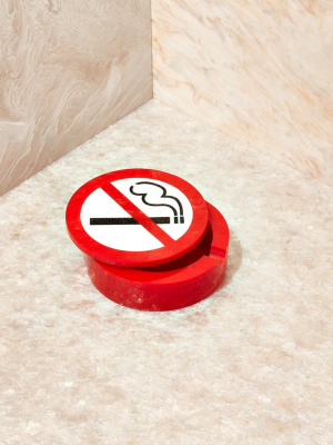 Ashtray With Lid In Smoking Section