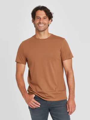 Men's Standard Fit Crewneck T-shirt - Goodfellow & Co™