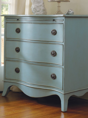 Harkers Island Serpentine Chest W/ Pullout Slide