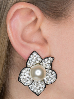 Pearl Center Flower Clip Earrings