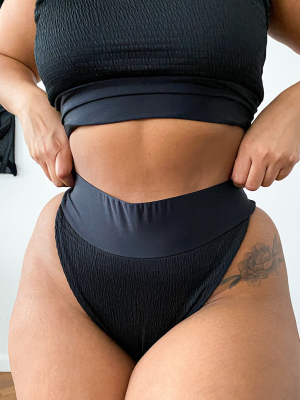 Plus Black Crinkle Elasticated High Waisted Bottom