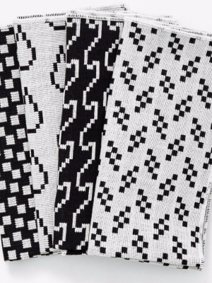 Set Of 4 Bitmap Textiles Napkins In Black & White