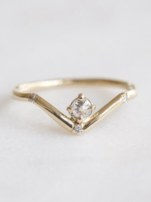 Mociun Mini Peak Ring With Reverse Set Diamond