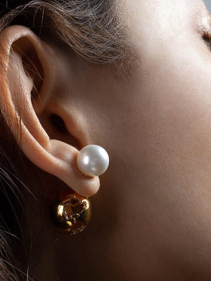 Globe Pearl Earrings