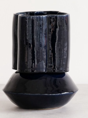 B Zippy Gloss Navy Oval & Scallop Vase