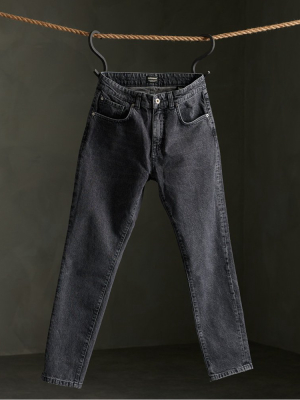 05 Conor Taper Jeans