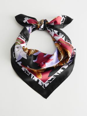 Tiger Graphic Printed Scarf