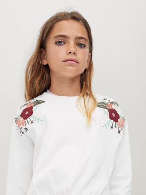 Floral Embroidered Sweatshirt