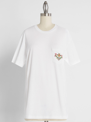 Queen Bee's Garden Graphic Pocket Tee