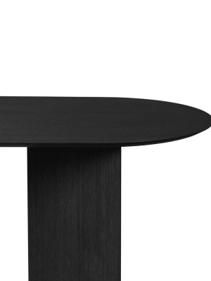 Mingle Table: Oval + Wooden Legs