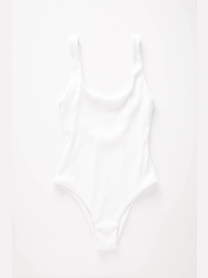 Signature Scoop One Piece - White