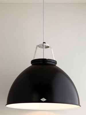 Titan 5 Pendant - Black