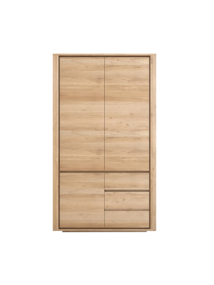 Shadow 3-door With 2-drawer Dresser