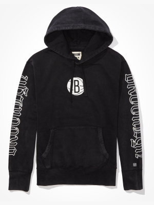 Tailgate Men's Brooklyn Nets Old English Graphic Hoodie