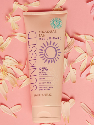 Sunkissed Gradual Tan Medium Dark 200ml 95%...