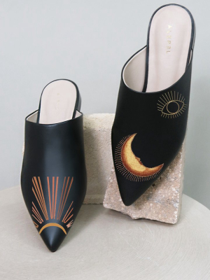 Moonlight Black Pointe