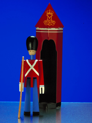 Guardsman Figurine W/ Gun