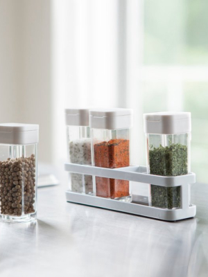 Spice Rack With 4 Shakers - 4-shakers