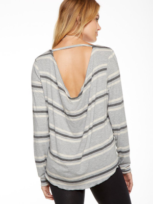 V-neck Drape Back Shirttail "t"