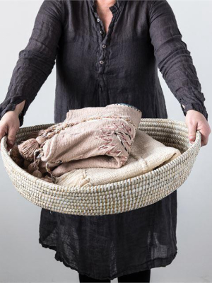 Round Hand-woven Grass Basket With Handles