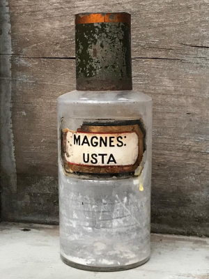 19th Century Apothecary Jar - Magnes: Usta