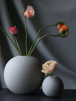 Ball Vase Grey 20cm