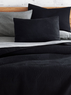 Triangle Black Bedding