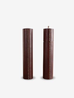 Medium Round Set Of Salt And Pepper Shakers In Marron By Sol Y Luna