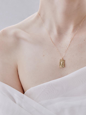 Queen Elizabeth Gold Bar Pendant Necklace