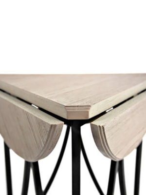 Gabby Odessa Cricket Table