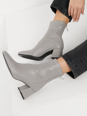 Stradivarius Seam Front Mid Heel Boots In Gray