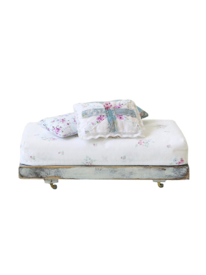 Dollhouse Furniture - Folk Bed With Cushions