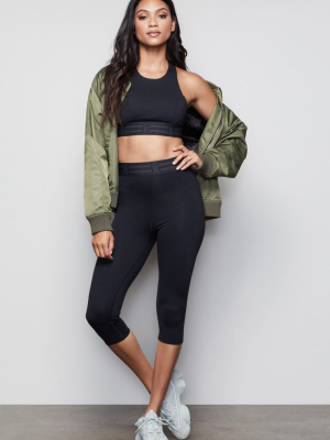 The Icon Capri Legging | Black001