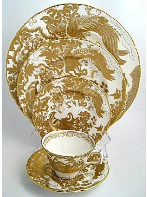 Aves Gold Dinner Plate