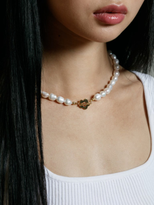 Lola Pearl Necklace In Gold