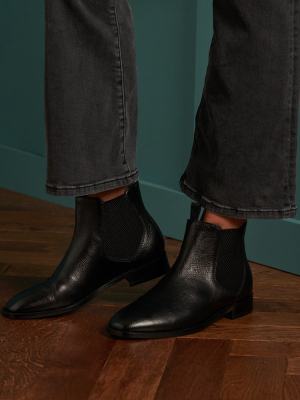 Founder Chelsea Boots