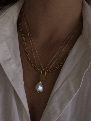 Eleanor Pearl Necklace