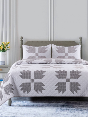 Bear Claw Quilt Set - Country Living