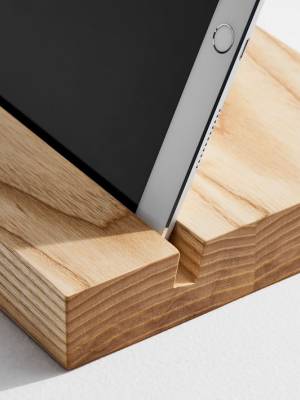 Solid Manufacturing Ipad Stand - White Ash