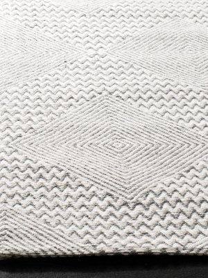 Flossie Geometric Area Rug - Safavieh