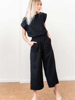 Laude The Label Everyday Crop Pant In Black