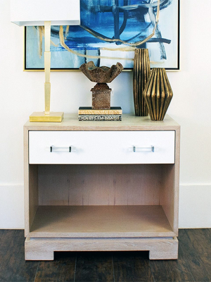 Shane Side Table With White Lacquerquer Drawers & Case