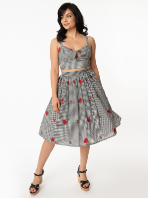 Unique Vintage 1950s Black Gingham & Red Roses Gellar Swing Skirt