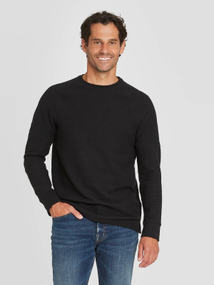 Men's Standard Fit Long Sleeve Textured Crew Neck T-shirt - Goodfellow & Co™