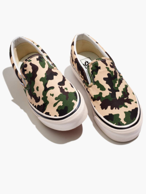 Vans® Unisex Classic Slip-on 98 Dx Sneakers In Camo