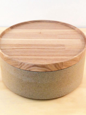 Hasami Porcelain Medium Bowl + Lid - Sand