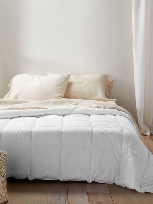 casaluna midweight down alternative comforter